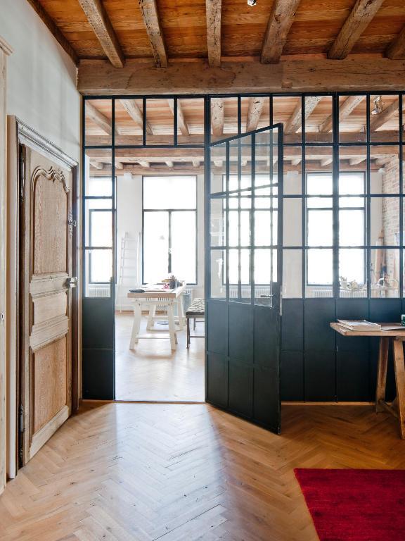 Jacquemine Luxury And Art Gallery