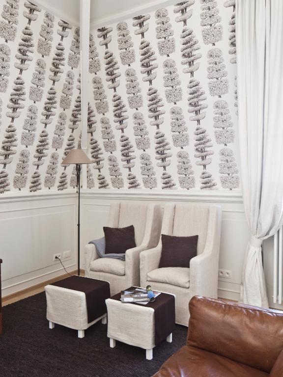 Jacquemine Luxury And Art Gallery Couette-café